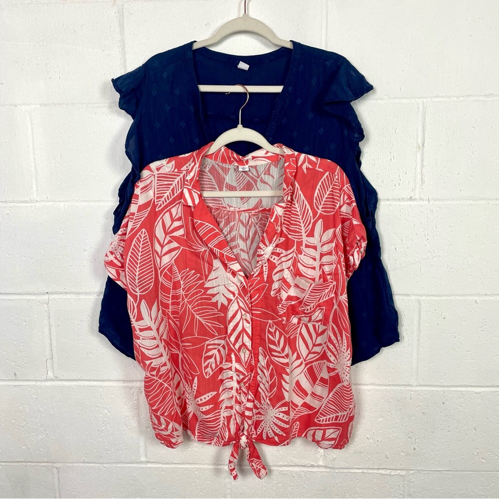 Old Navy - Bundle of Two - Perfect Summer Shirts Tropical Floral Ruffle Feminine